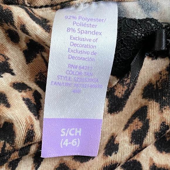Size Small leopard print nightie with black lace neckline. - Picture 3 of 3